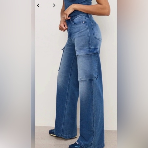 Good American Denim - Good American Jeanius Cargo Jeans